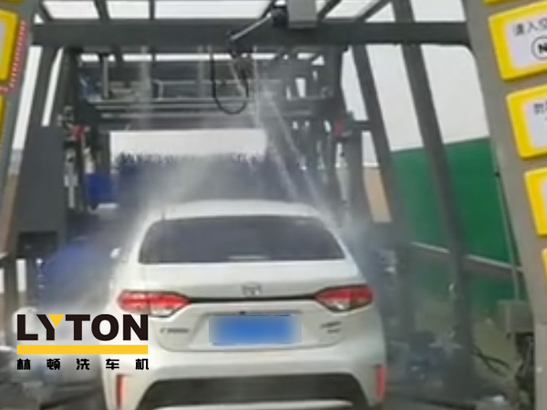 快速高效，洗車效率最高可達40—60輛/時，該系列洗車機是對要求洗車量比較大的汽車洗車場所之更佳選擇產品，如：加油站、汽車美容店、4S店......