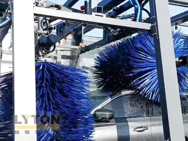 因為專注，所以專業！常州惠眾汽車俱樂部安裝2臺林頓FX11系列全自動洗車機