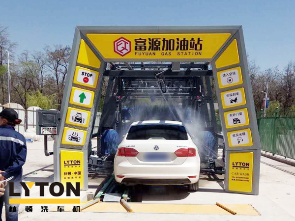 林頓電腦洗車機走進大西北——甘肅隴西富源加油站FX-11-11十一刷隧道式連續洗車機交付