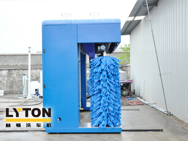 林頓新款GD-20A-5龍門往復式電腦洗車機整體熱浸鋅烤漆整機框架永不生銹，外形美觀大方。配泡棉軟刷、塑玻絲輪刷、低噪音固定式強力頂風機系統，設備經久耐用。