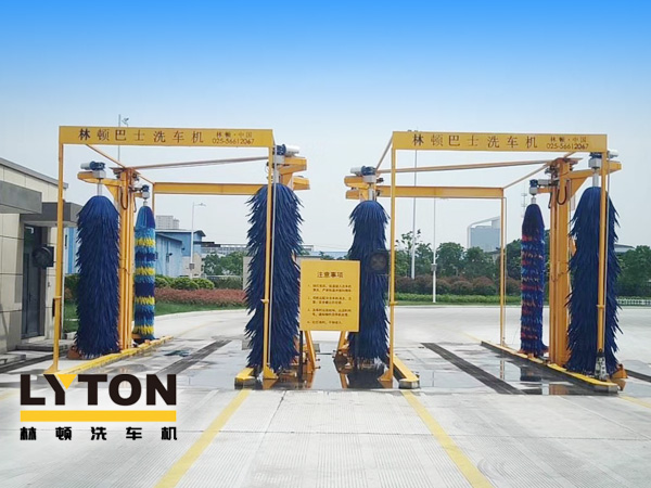 林頓大型通道式巴士洗車機走進南通，二臺公交車專用電腦洗車設備安裝完工交付