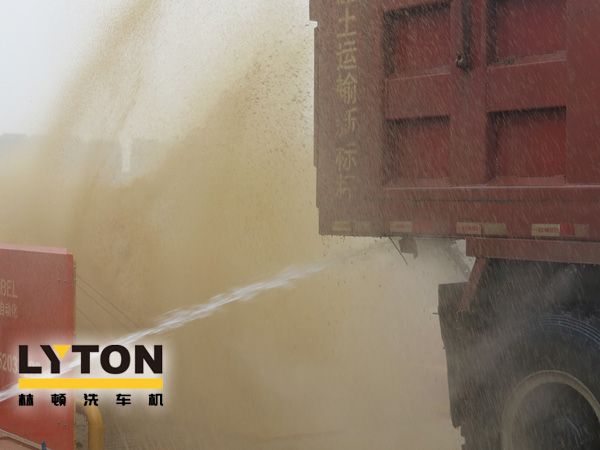 林頓全自動(dòng)洗車機(jī)工程類清洗設(shè)備讓城市更整潔，生活更美好！