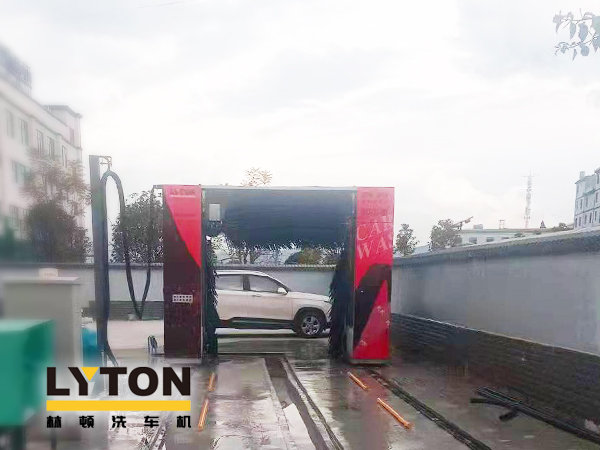 云南玉溪中石化選擇林頓龍門往復式全自動洗車機！場地適應性強！高效清洗！