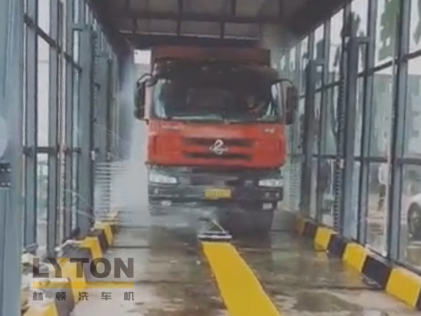 林頓工程定制款洗車設備、全自動洗車機作業(yè)視頻！