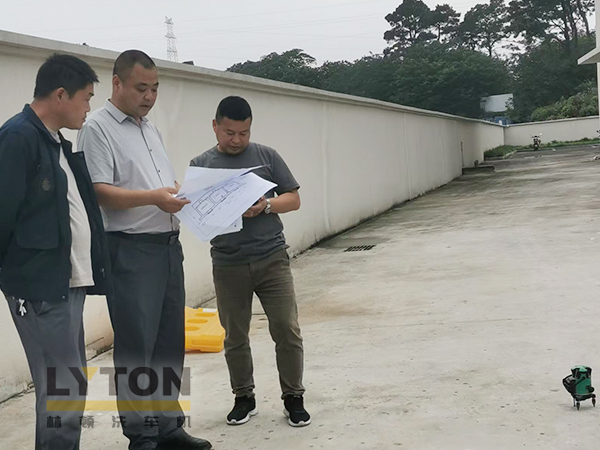 某客戶成功引入林頓全自動洗車機,并于現場完成設備與地基的精準對接溝通